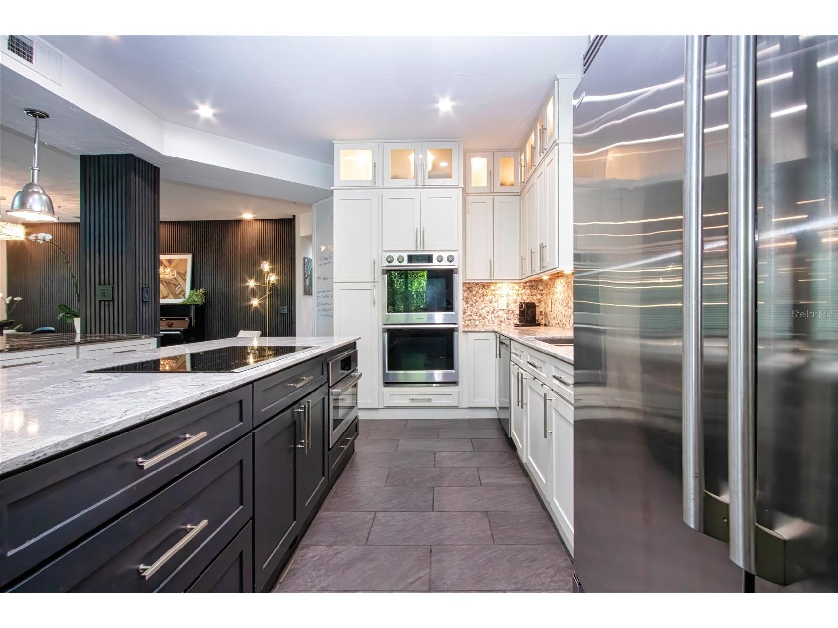 3915 Somerset Drive #9 Sarasota FL 34242 A4698567 image18