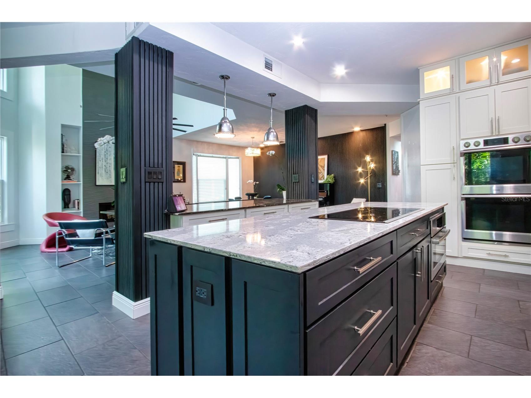 3915 Somerset Drive #9 Sarasota FL 34242 A4698567 image19