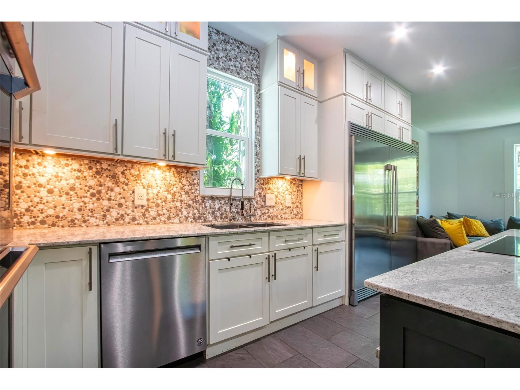 3915 Somerset Drive #9 Sarasota FL 34242 A4698567 image23