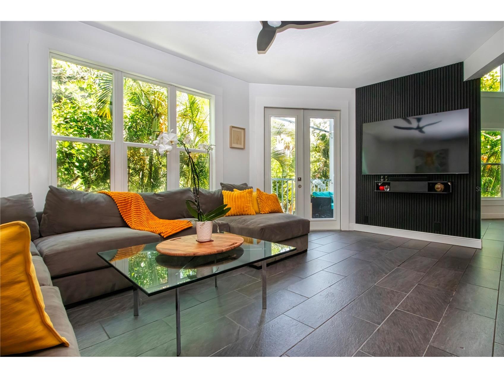 3915 Somerset Drive #9 Sarasota FL 34242 A4698567 image26