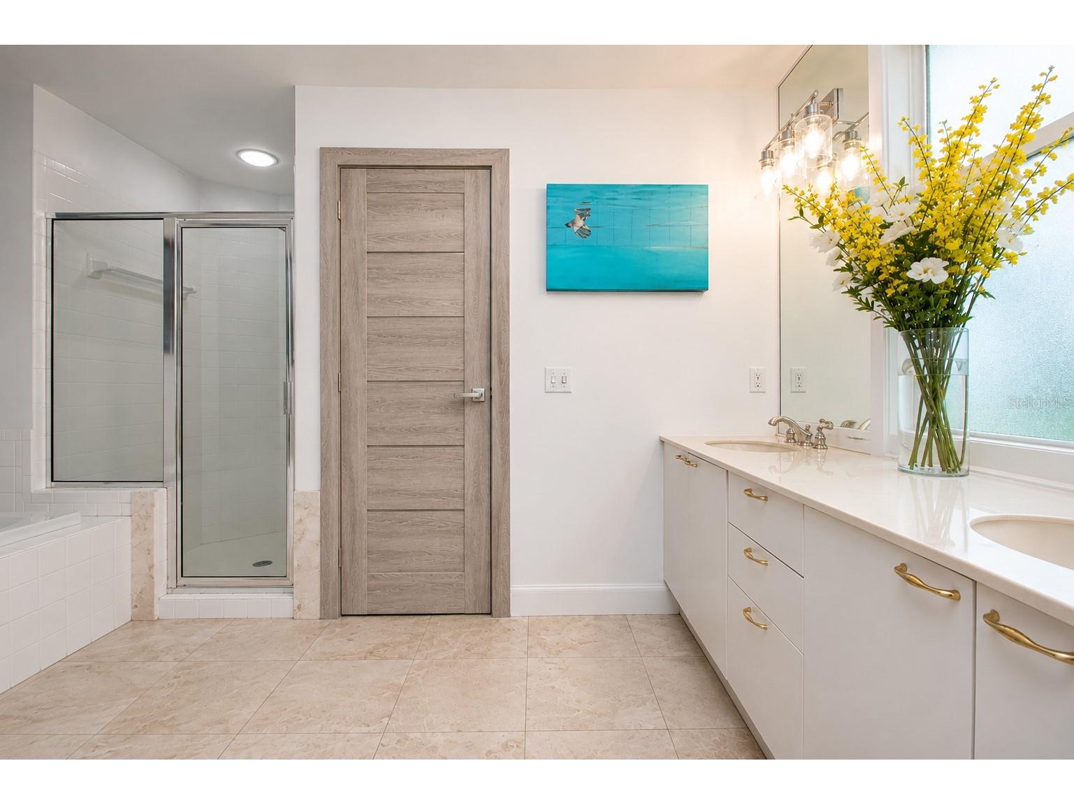 3915 Somerset Drive #9 Sarasota FL 34242 A4698567 image42