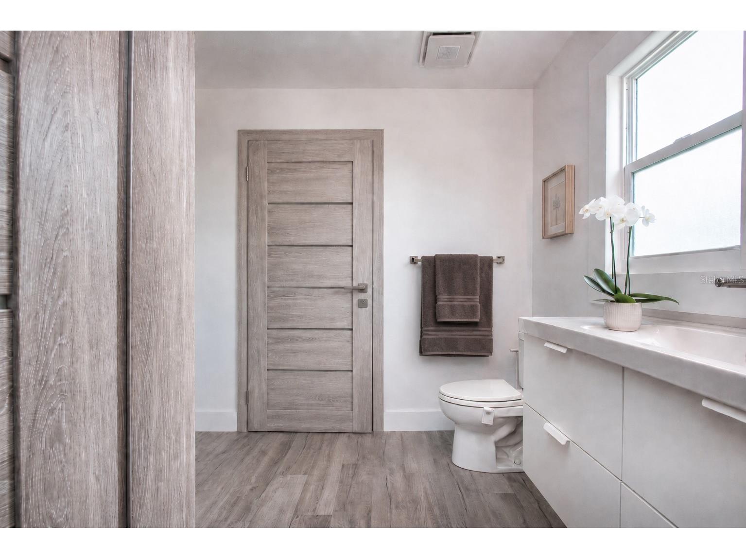 3915 Somerset Drive #9 Sarasota FL 34242 A4698567 image46