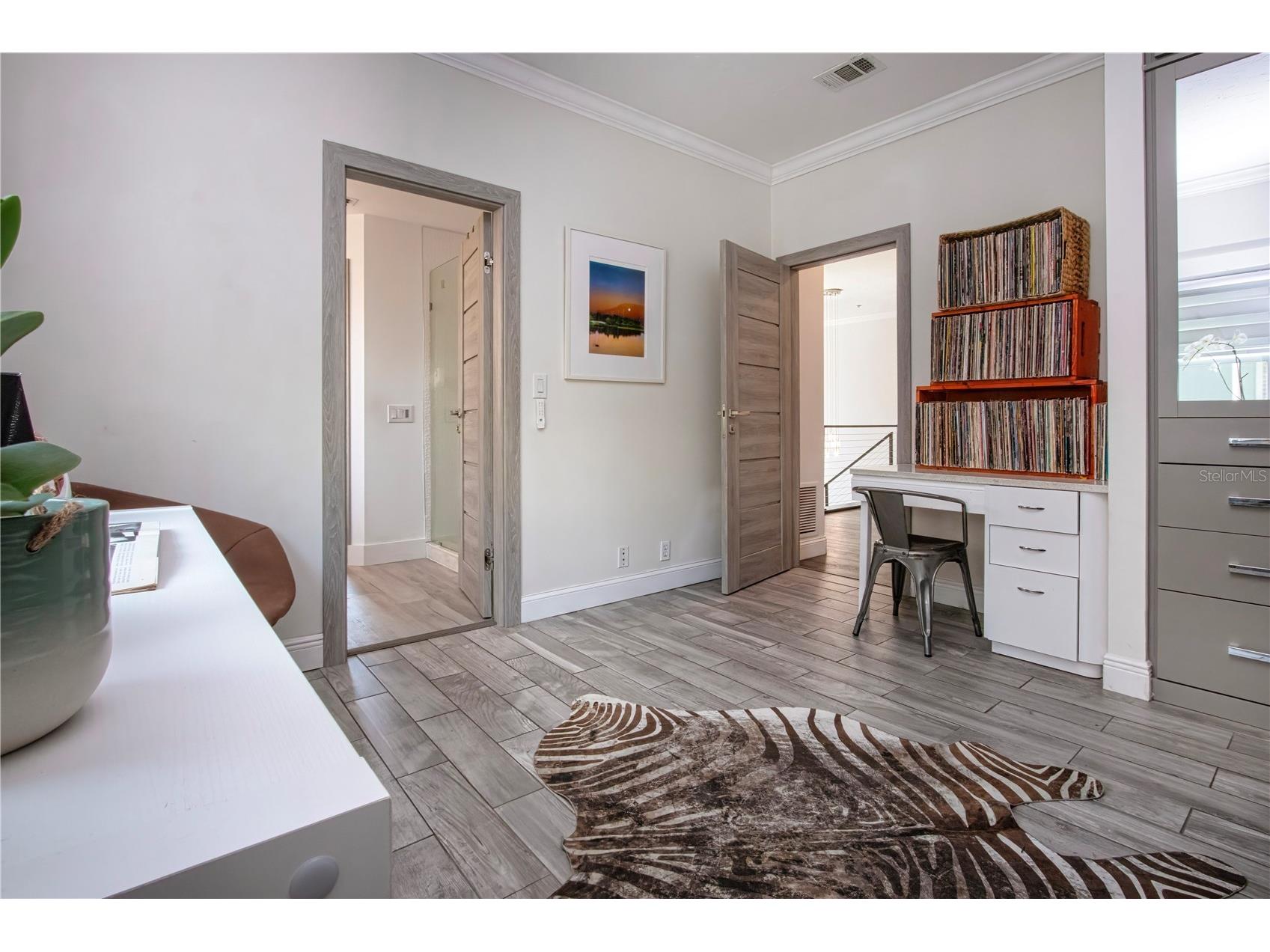 3915 Somerset Drive #9 Sarasota FL 34242 A4698567 image49