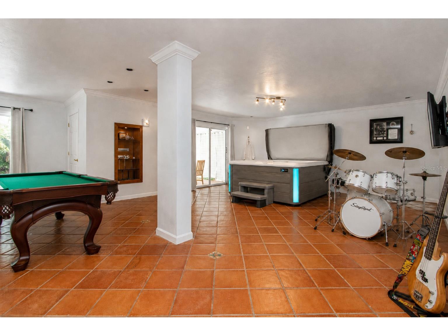 3915 Somerset Drive #9 Sarasota FL 34242 A4698567 image52
