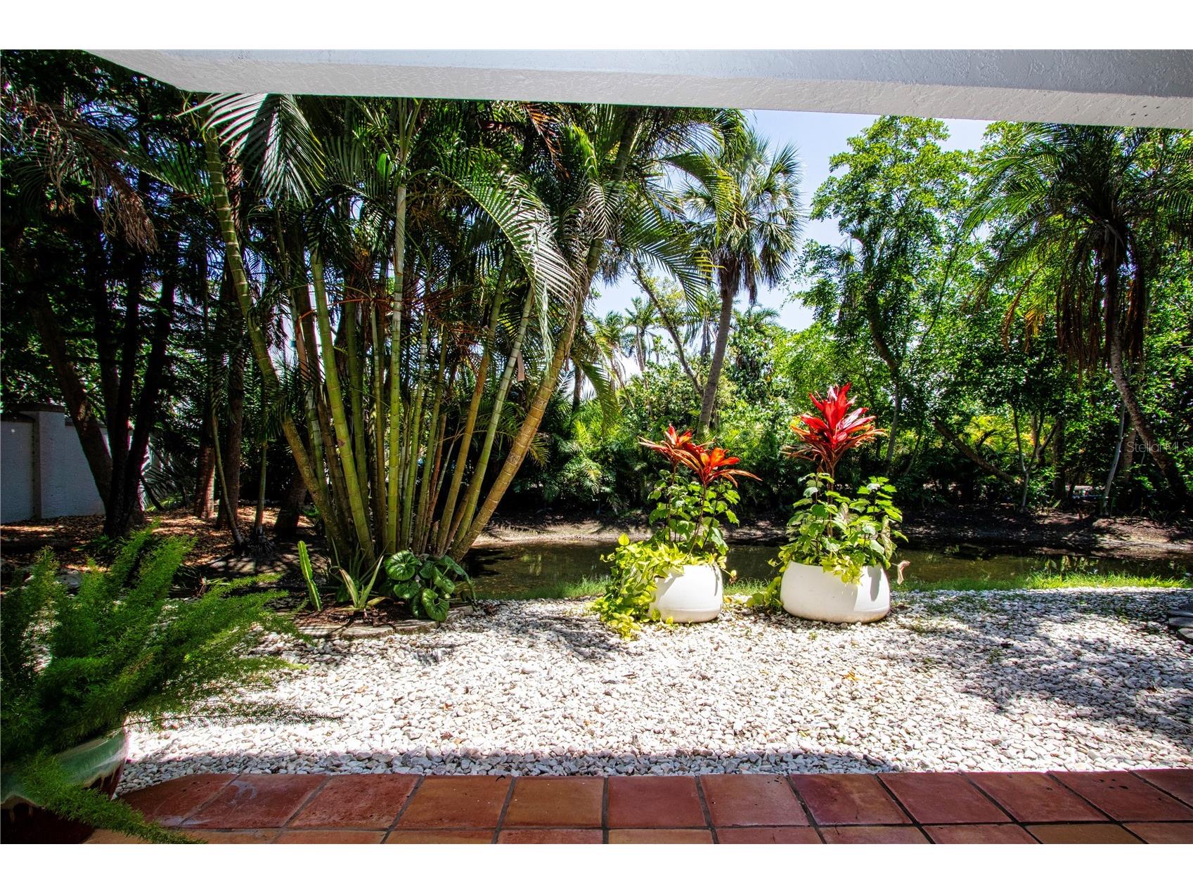 3915 Somerset Drive #9 Sarasota FL 34242 A4698567 image58
