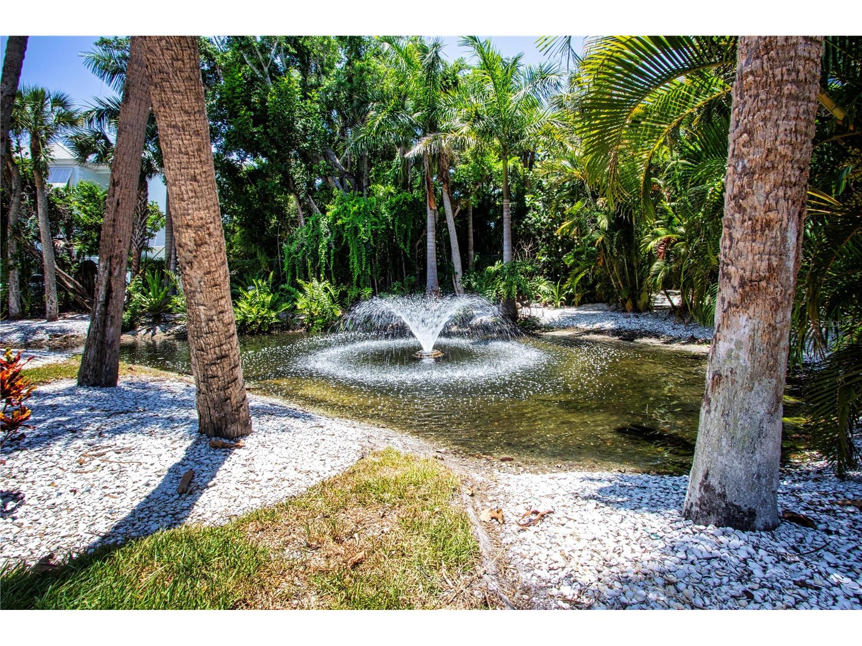 3915 Somerset Drive #9 Sarasota FL 34242 A4698567 image64