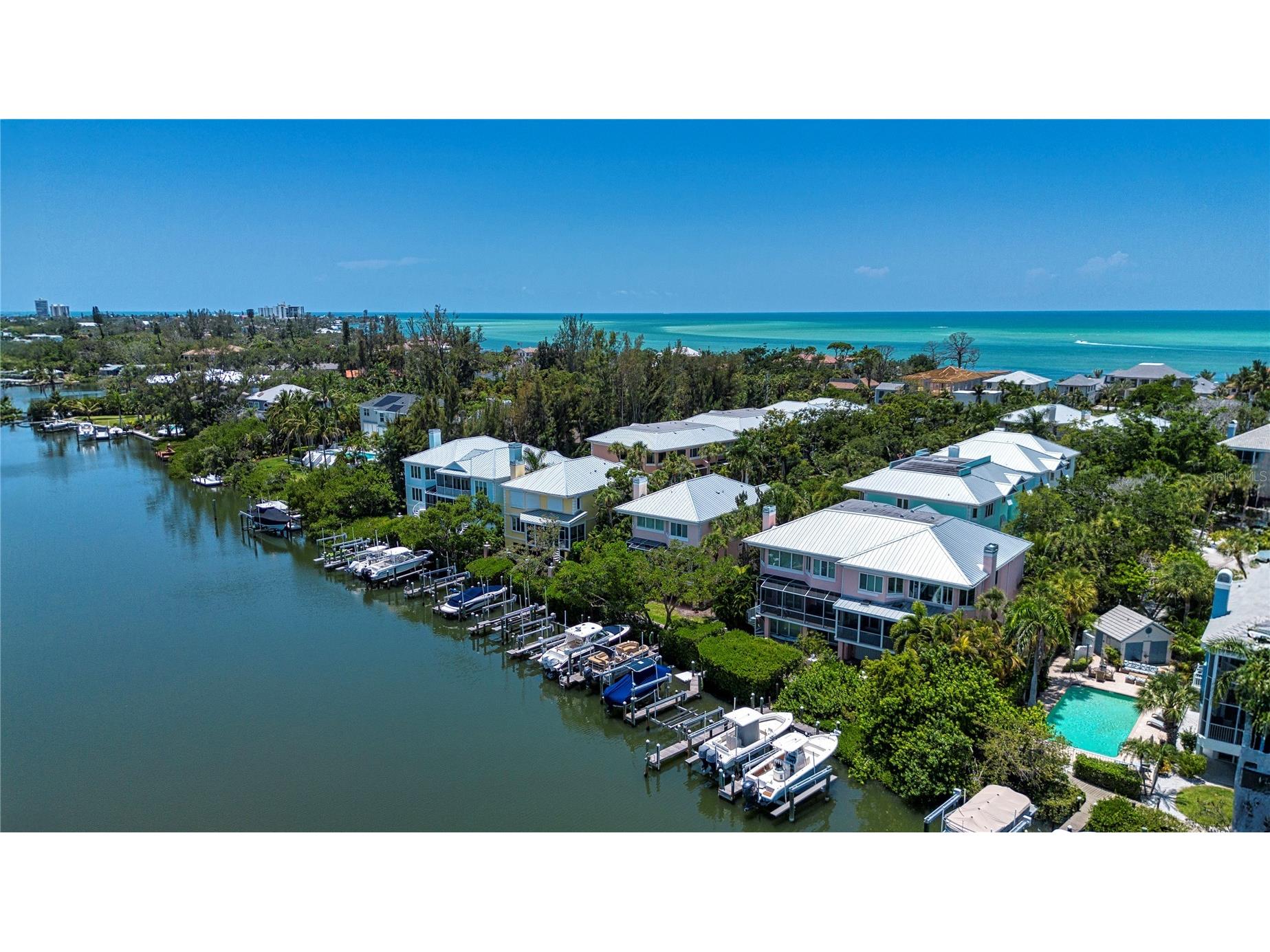 3915 Somerset Drive #9 Sarasota FL 34242 A4698567 image68