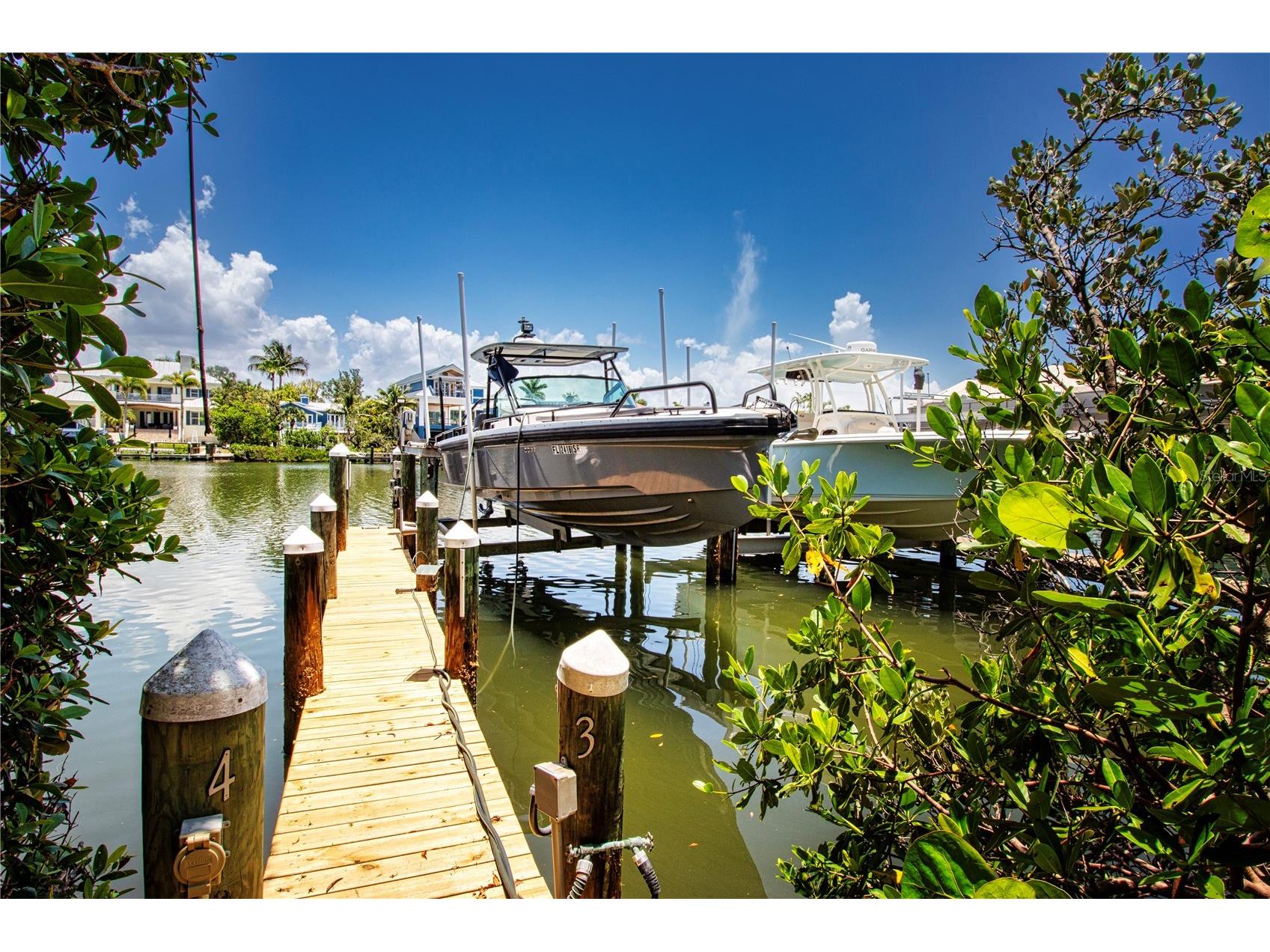 3915 Somerset Drive #9 Sarasota FL 34242 A4698567 image69