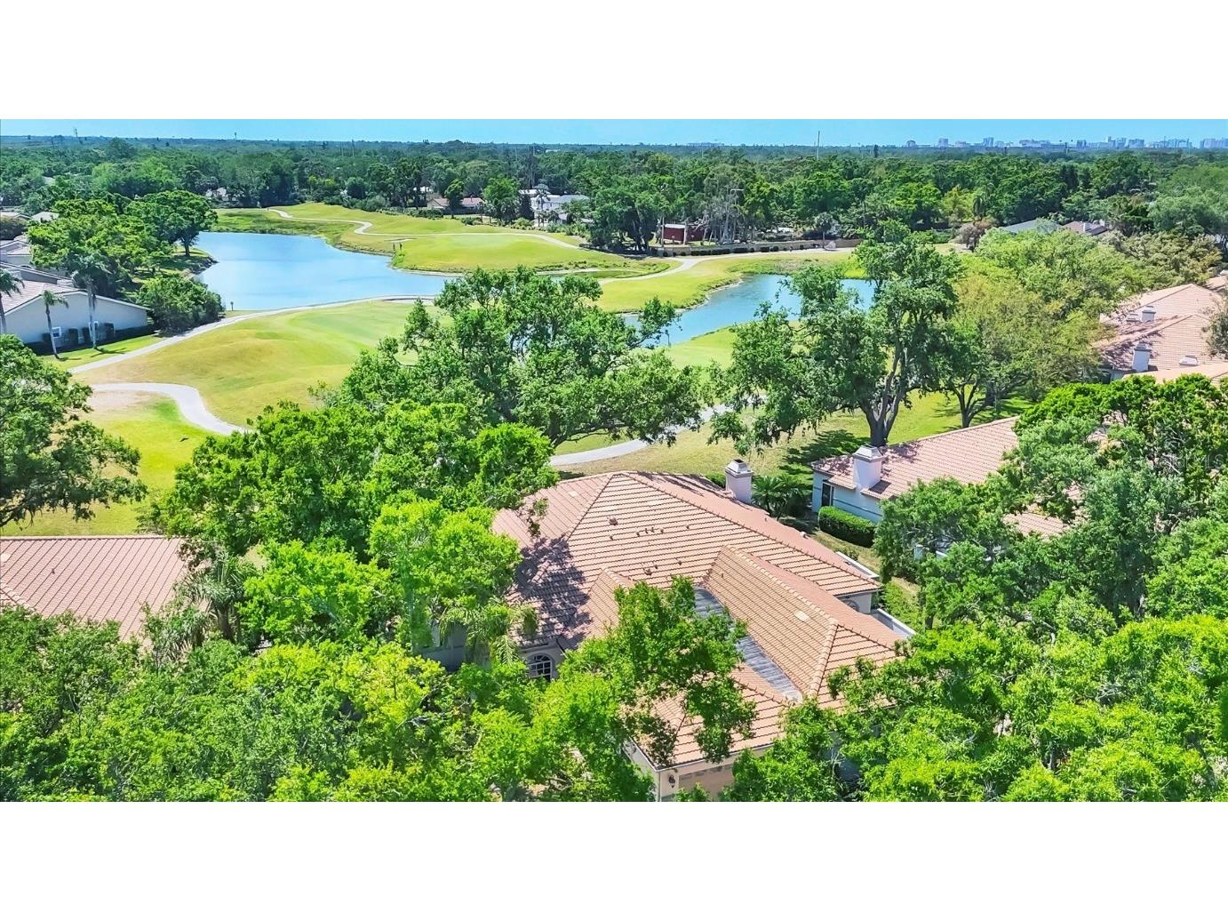 3916 Chatsworth Greene #3 Sarasota FL 34235 A4648157 image1