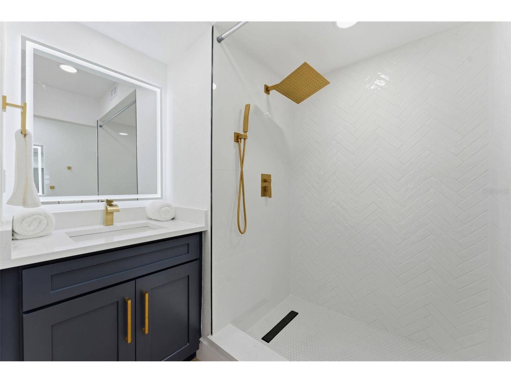 3917 E Eden Roc Circle Tampa FL 33634 TB8504490 image12