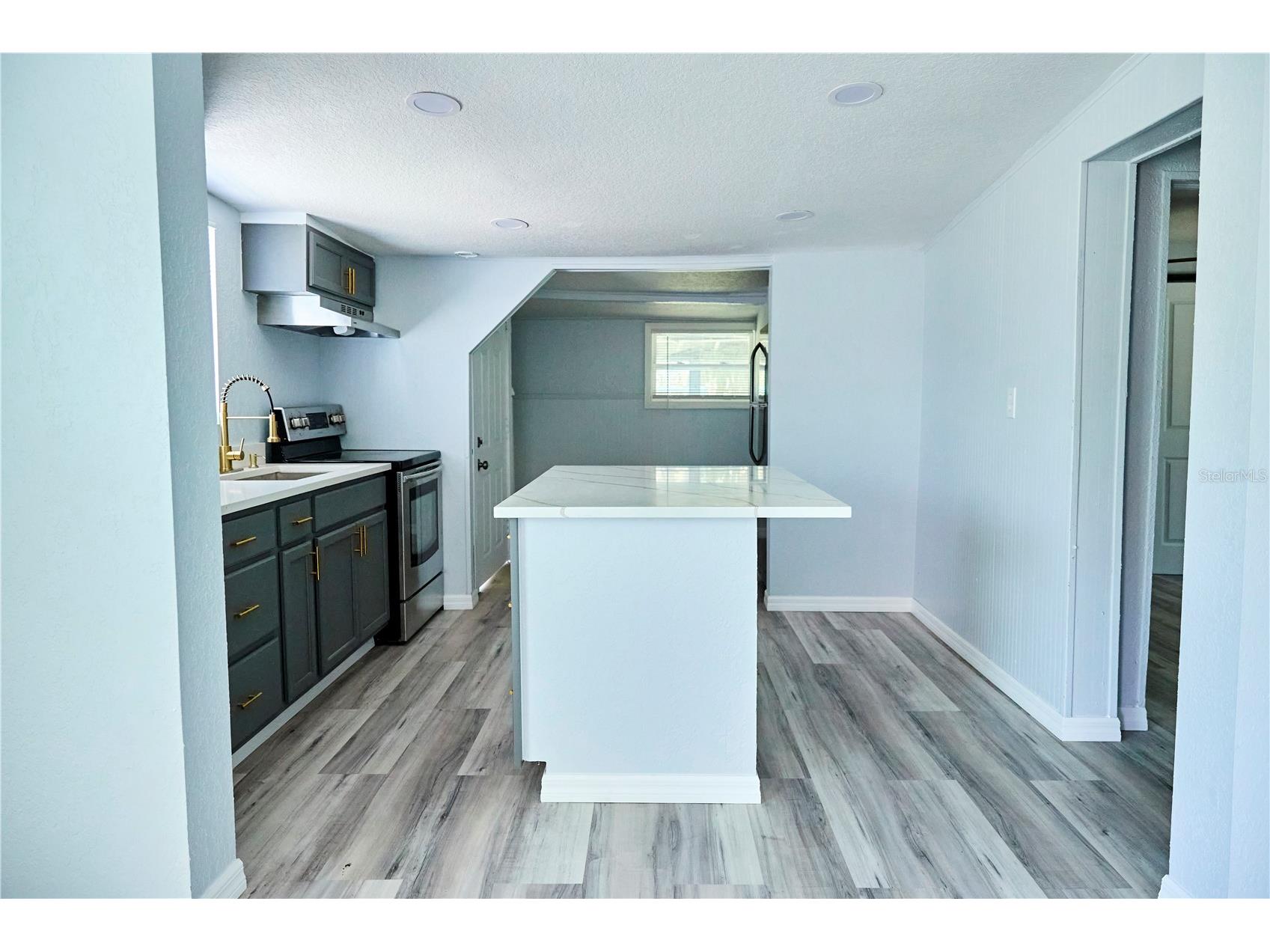 3917 E Hanna Avenue Tampa FL 33610 TB8491795 image2