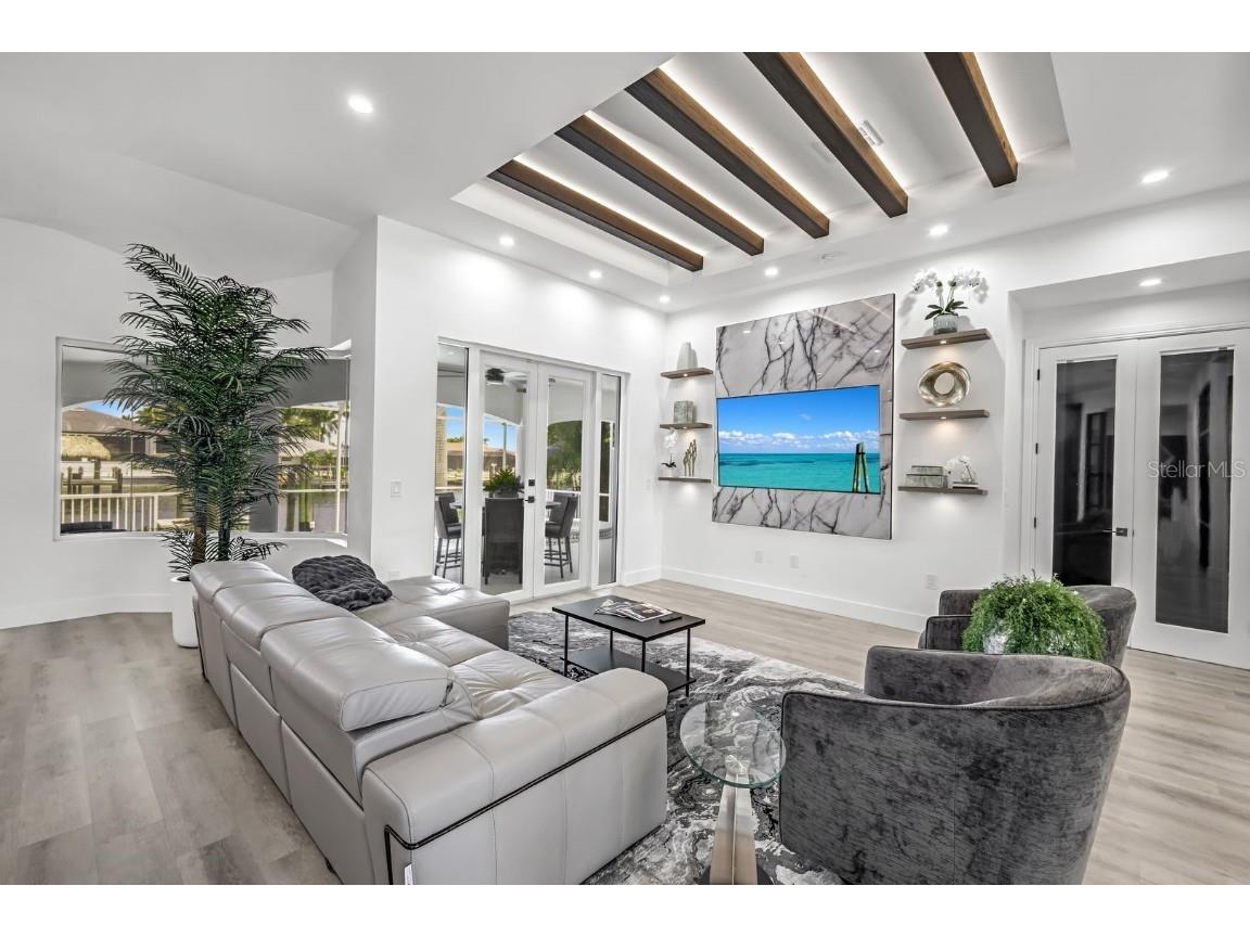 3917 SE 19th Avenue Cape Coral FL 33904 TB8391358 image1