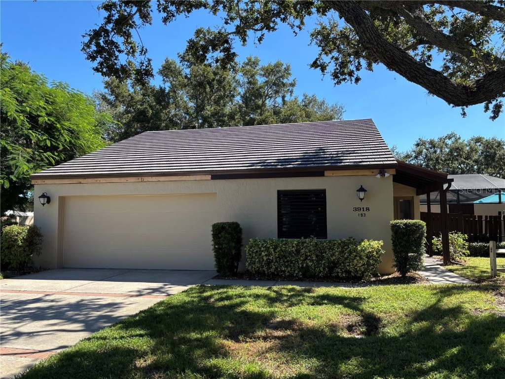 3918 Glen Oaks Manor Drive Sarasota FL 34232 A4666154 image1