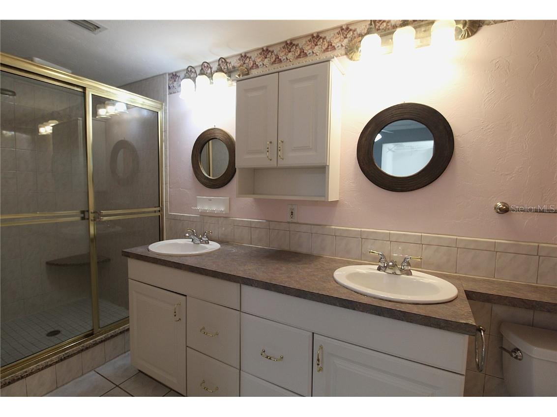 3919 27th Parkway #3919 Sarasota FL 34235 A4675621 image17