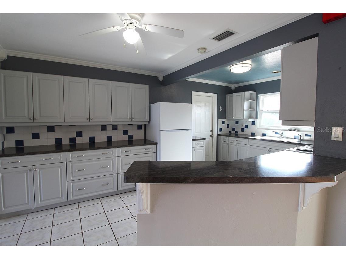 3919 27th Parkway #3919 Sarasota FL 34235 A4675621 image3