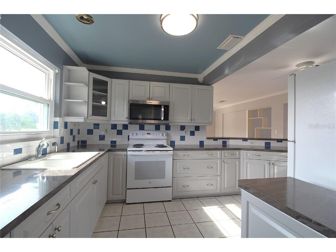 3919 27th Parkway #3919 Sarasota FL 34235 A4675621 image4