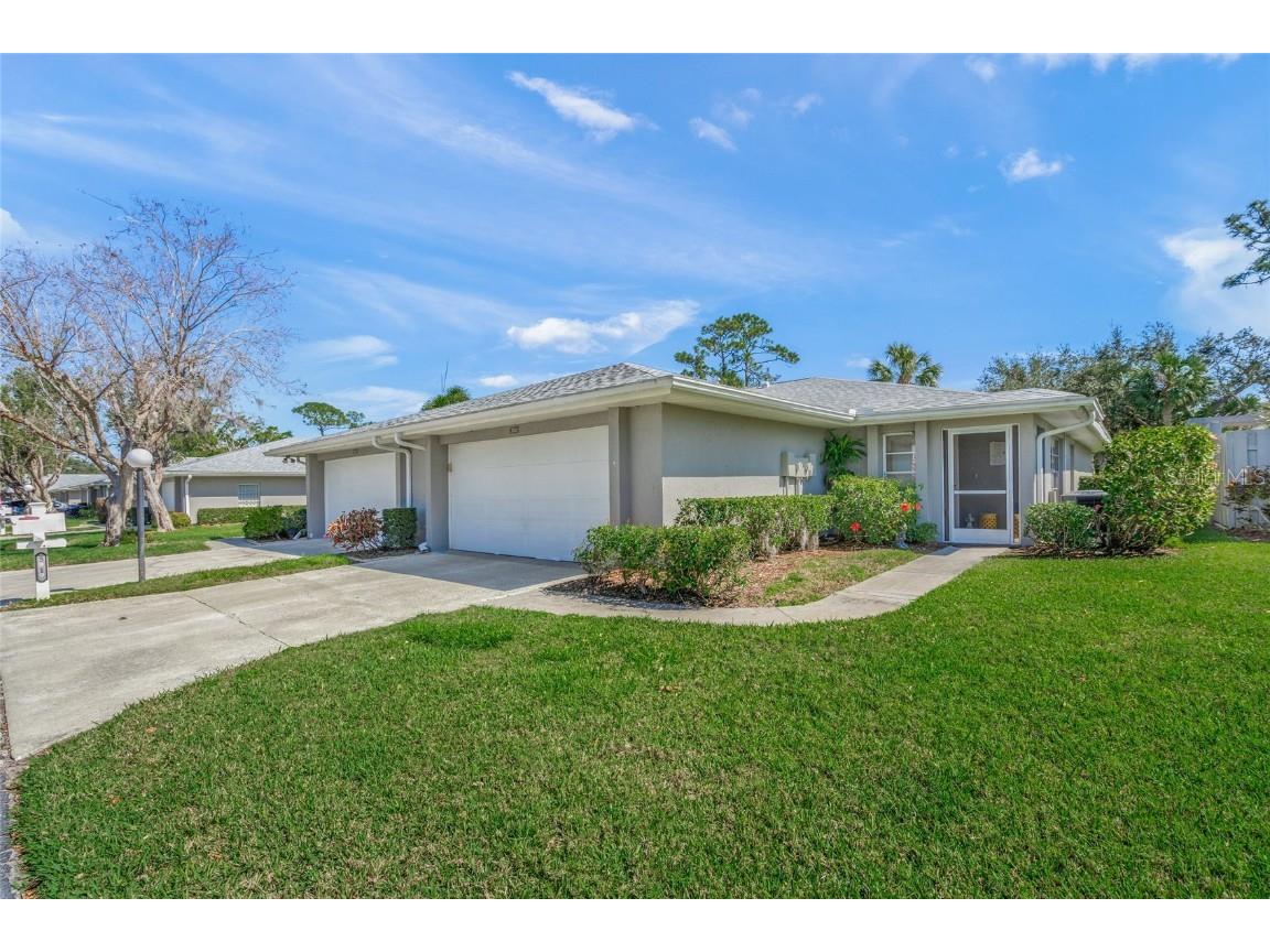 3919 Center Gate Circle #10 Sarasota FL 34233 A4640951 image1