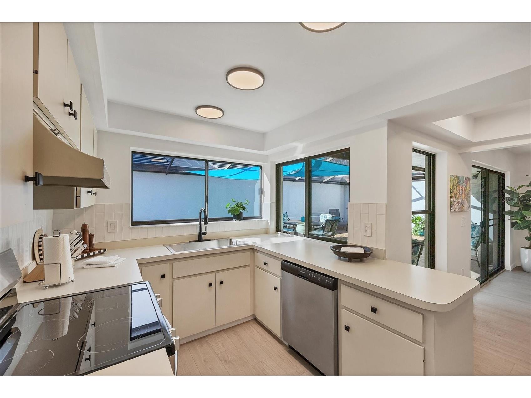 3919 Glen Oaks Manor Drive Sarasota FL 34232 A4683587 image17