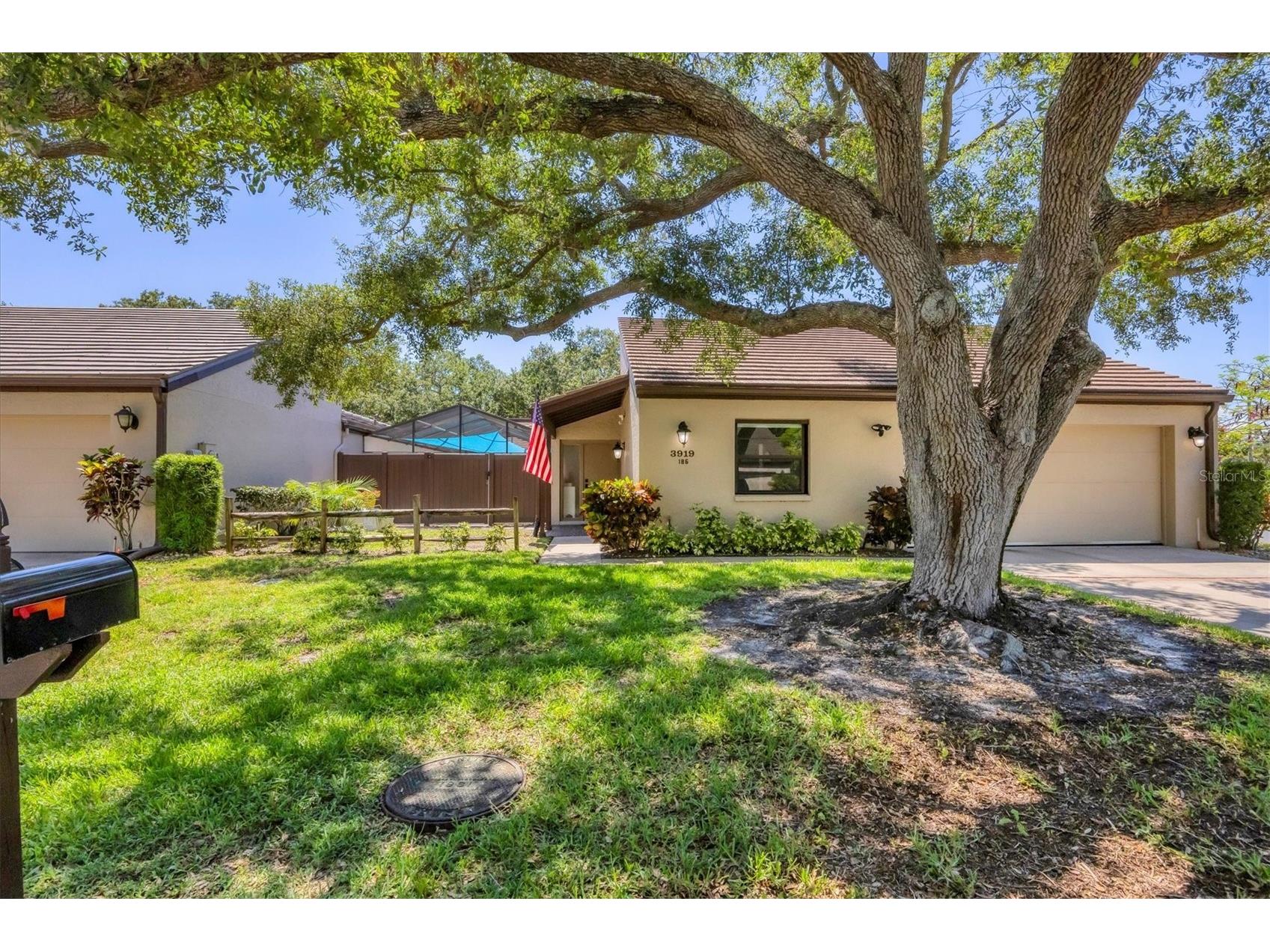3919 Glen Oaks Manor Drive Sarasota FL 34232 A4683587 image3