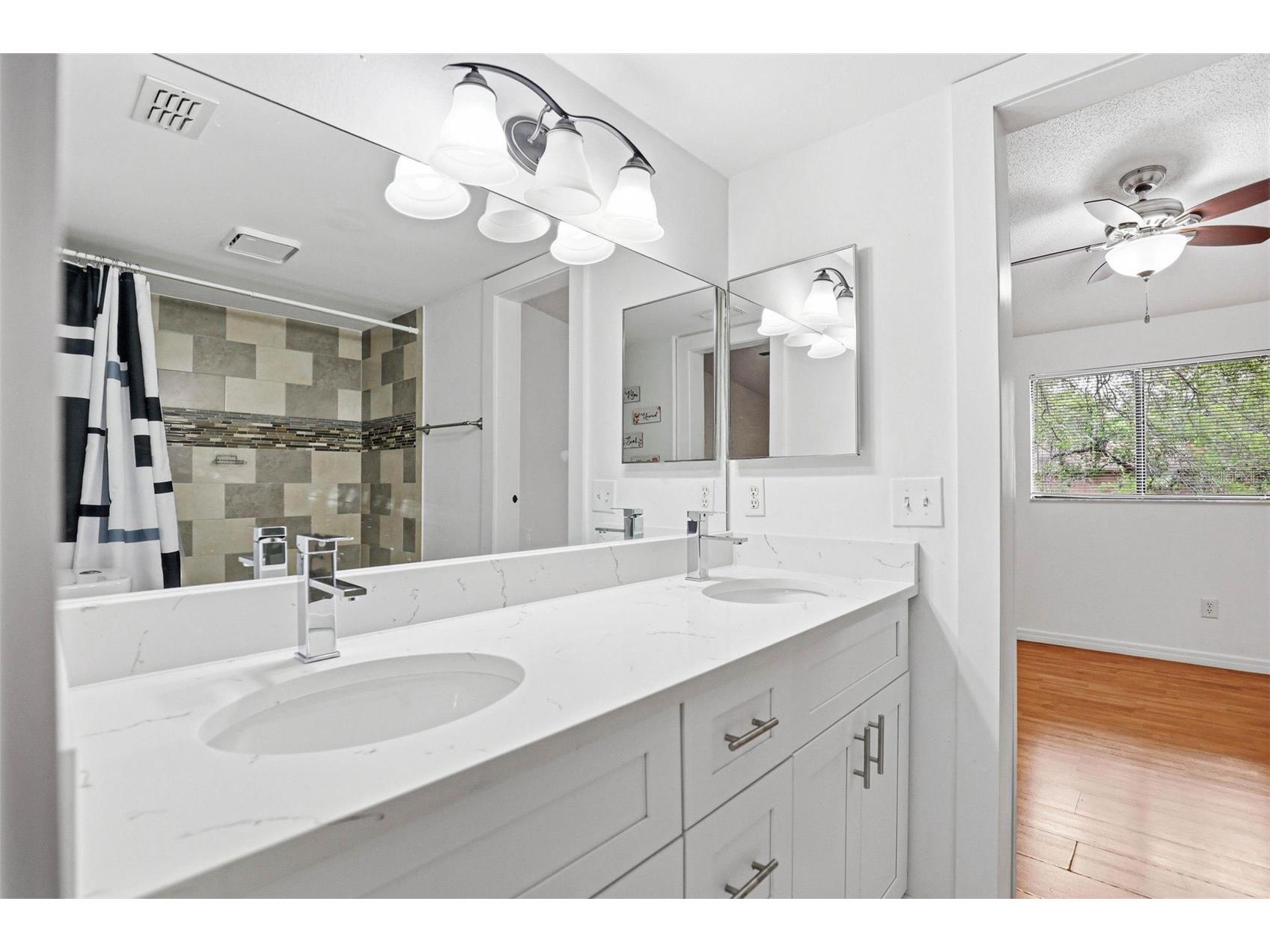 3919 Pine Limb Court Tampa FL 33614 TB8491521 image31