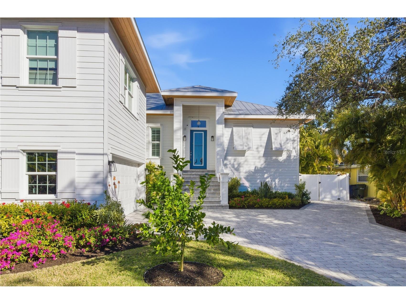 3919 Roberts Point Road Sarasota FL 34242 A4678156 image1