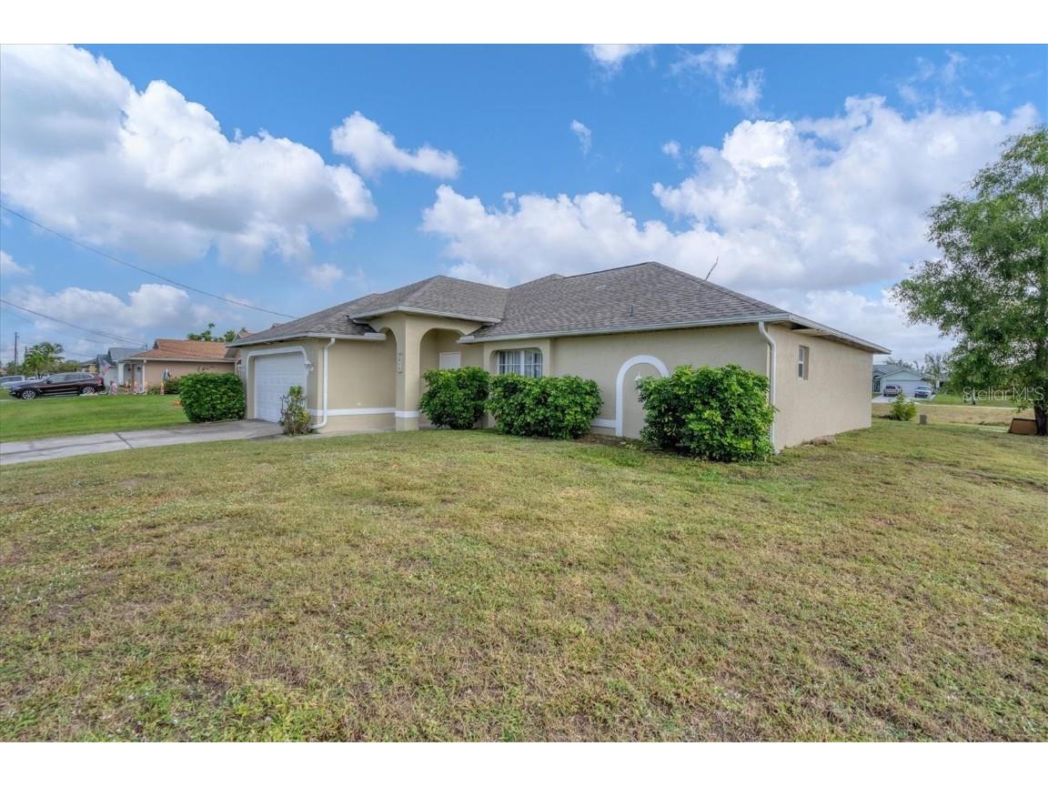 3919 SW 14th Avenue Cape Coral FL 33914 D6133989 image1