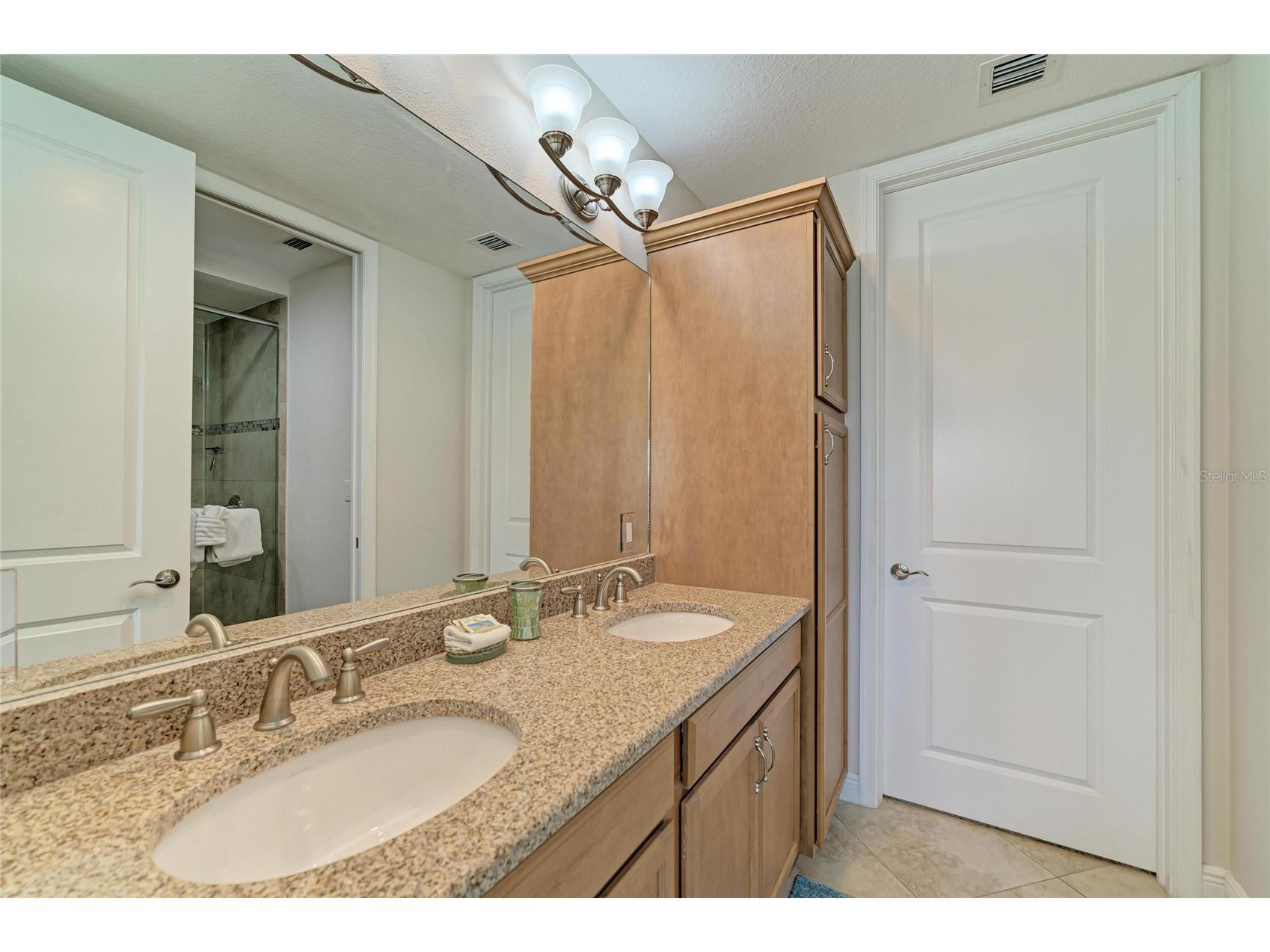 392 Aruba Circle #102 Bradenton FL 34209 A4692888 image28