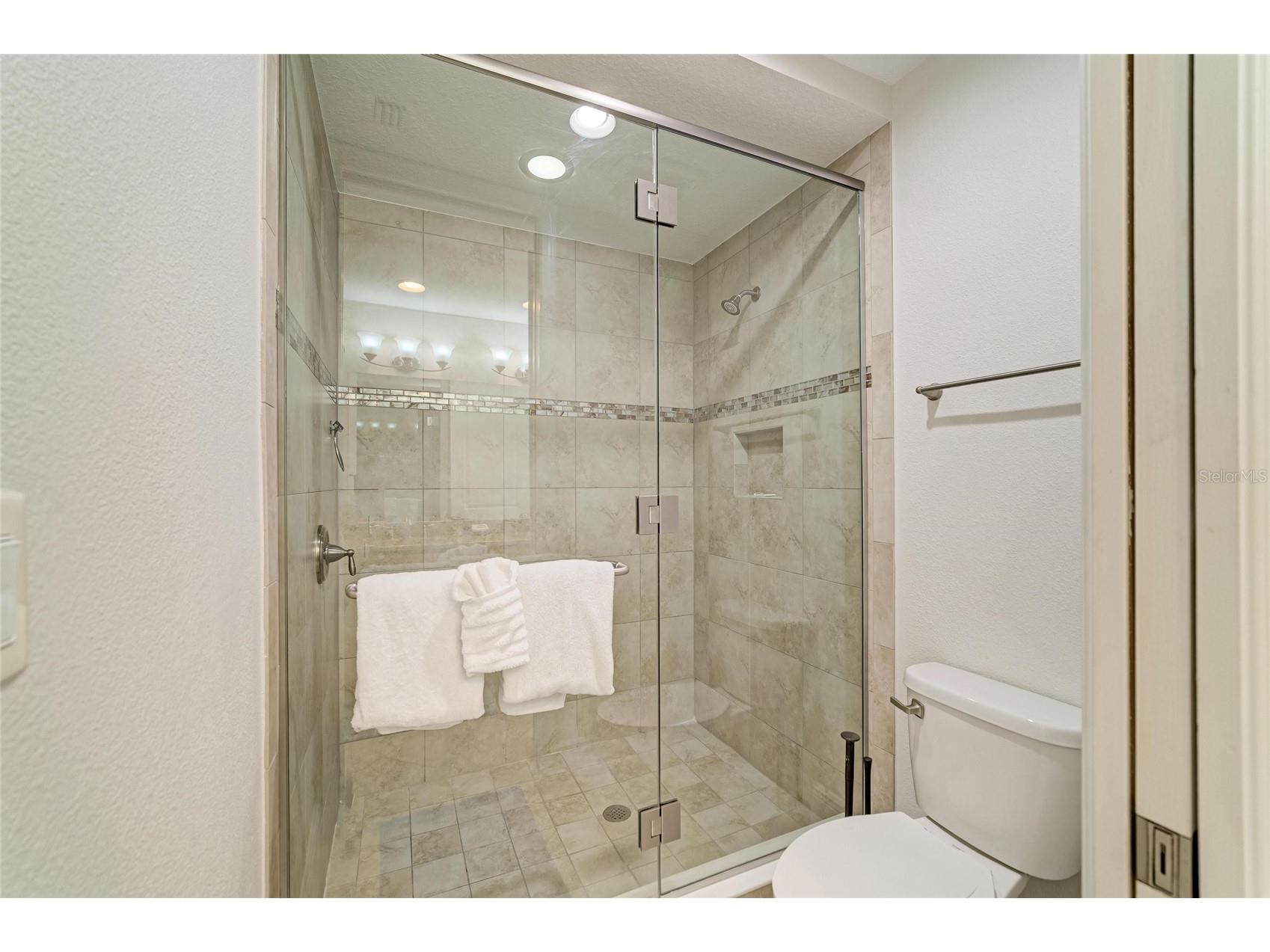 392 Aruba Circle #102 Bradenton FL 34209 A4692888 image29