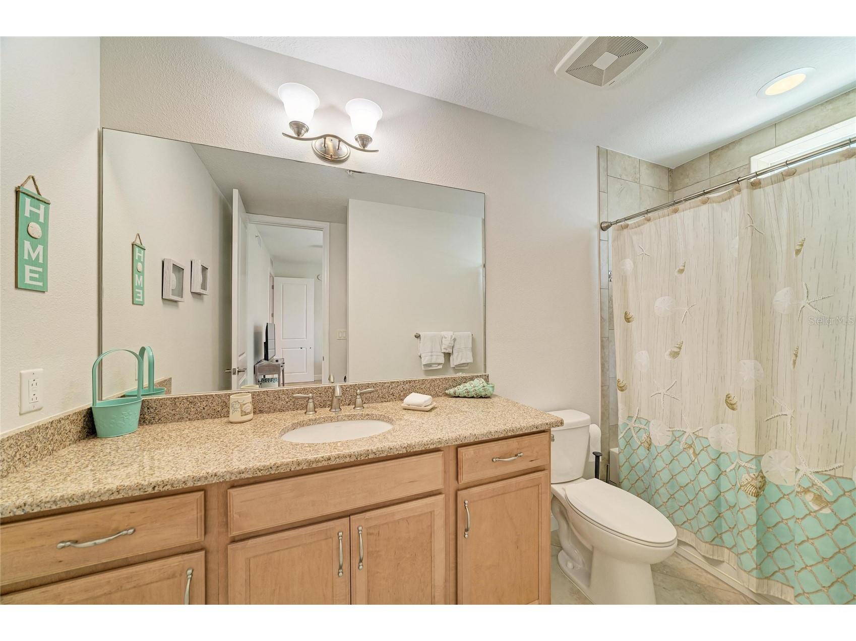 392 Aruba Circle #102 Bradenton FL 34209 A4692888 image32