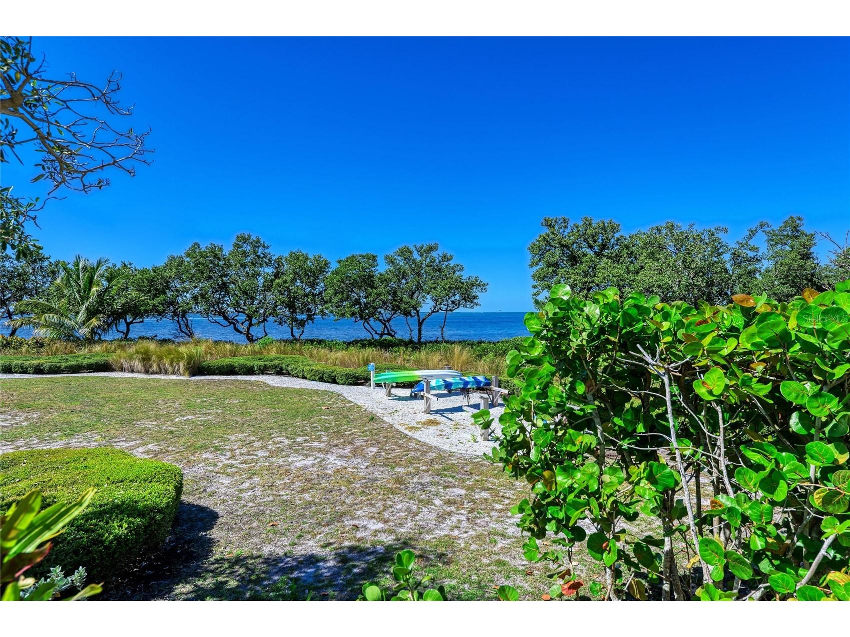 392 Aruba Circle #102 Bradenton FL 34209 A4692888 image74