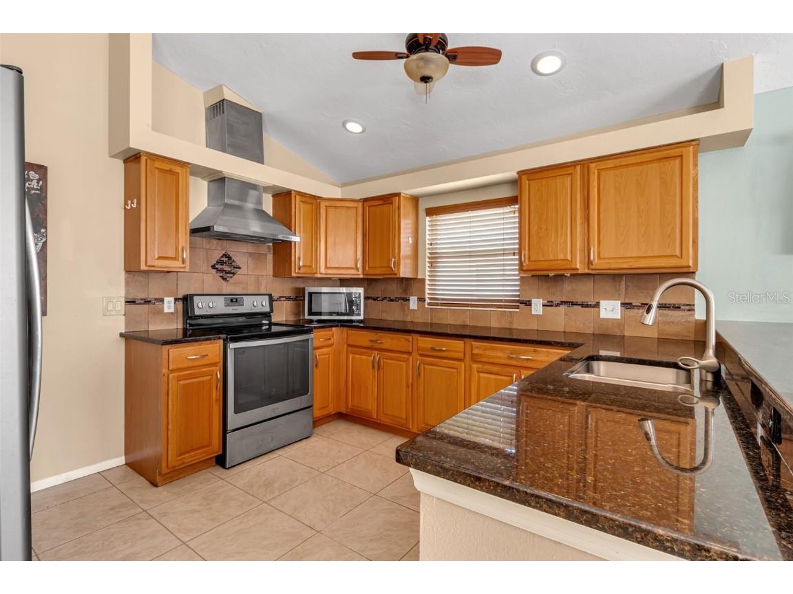 3920 52nd Drive W Bradenton FL 34210 A4669366 image3