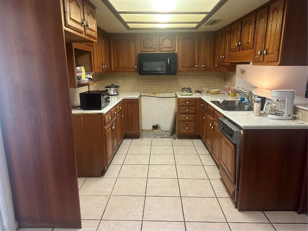 3920 Venetian Way Tampa FL 33634 TB8410353 image15