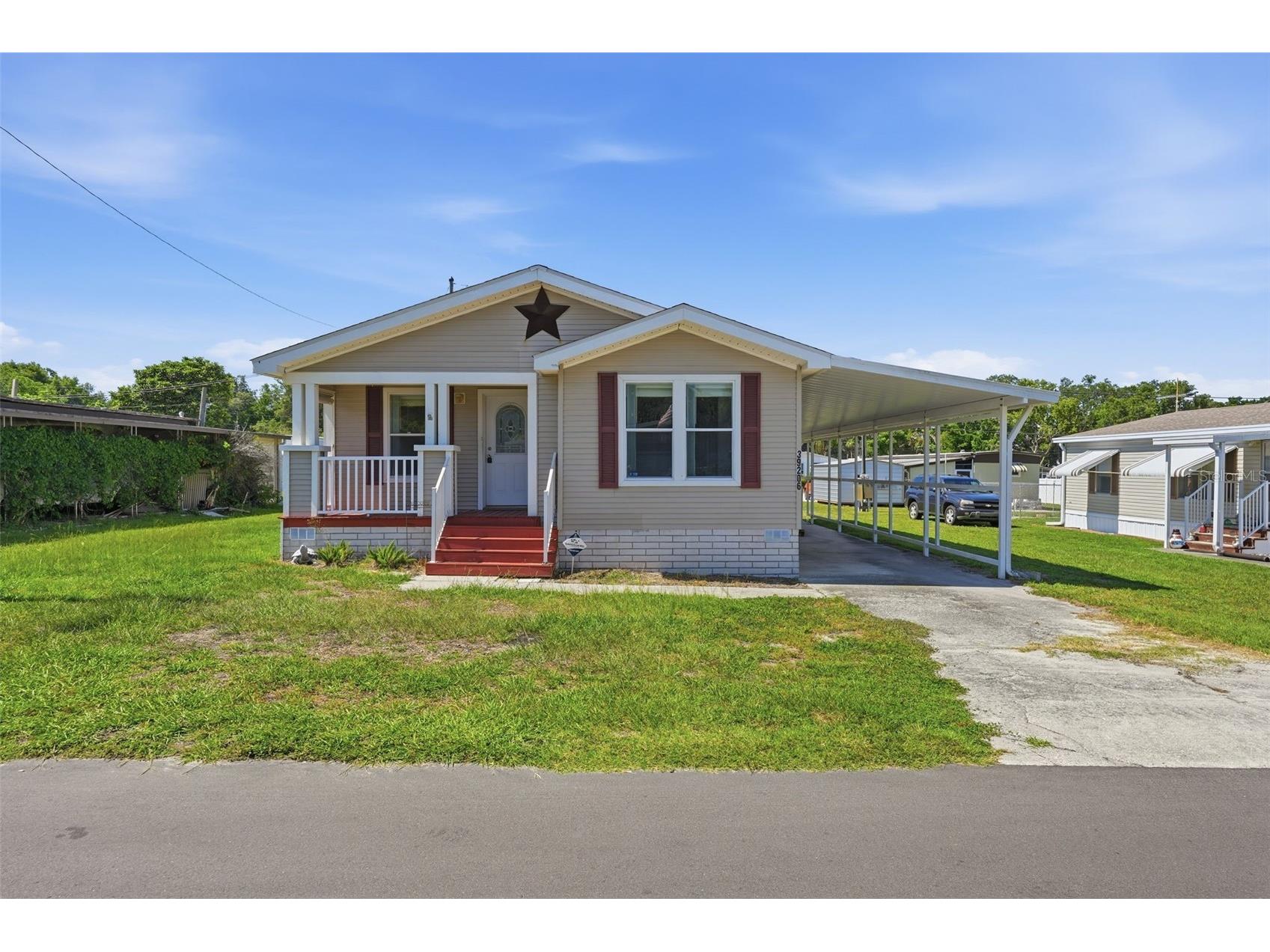 39206 Flora Avenue Zephyrhills FL 33542 TB8519766 image1