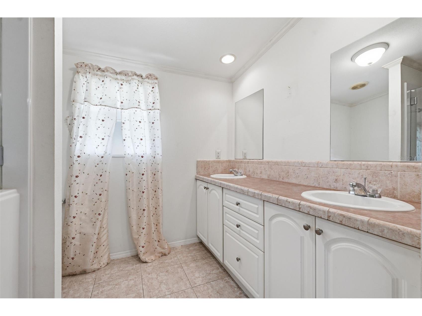 39206 Flora Avenue Zephyrhills FL 33542 TB8519766 image30