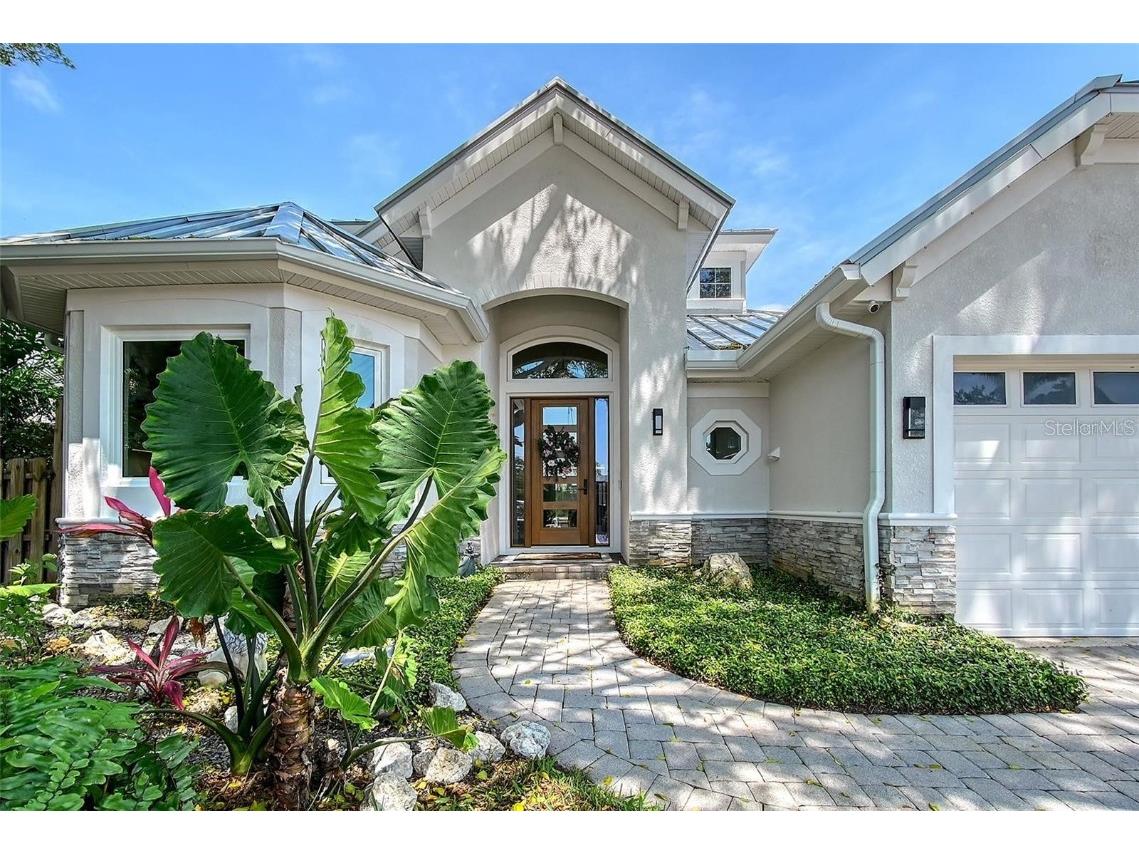 3921 Maravic Place Sarasota FL 34231 A4668587 image1