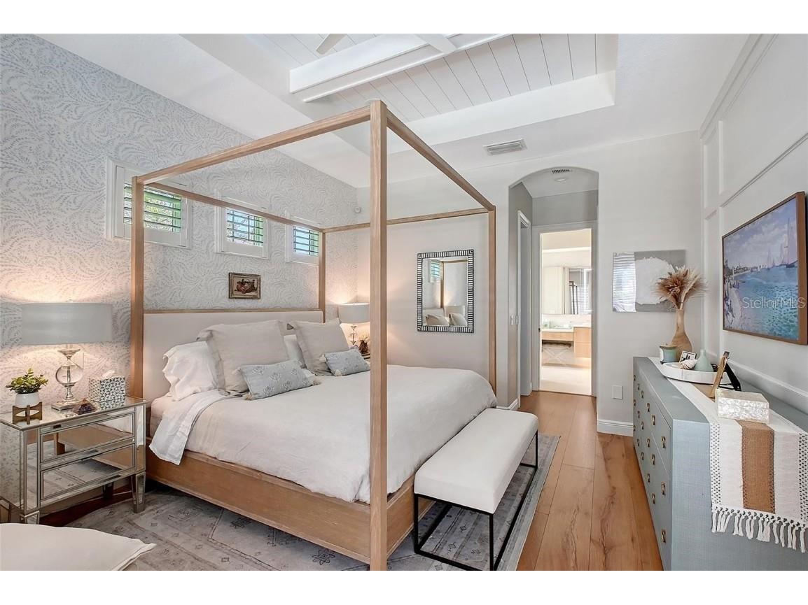 3921 Maravic Place Sarasota FL 34231 A4668587 image17