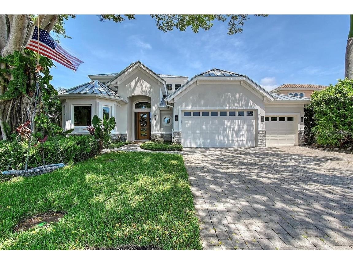 3921 Maravic Place Sarasota FL 34231 A4668587 image2