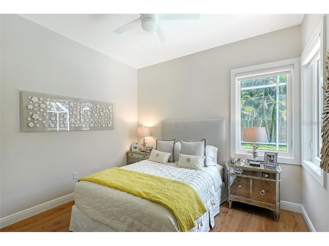 3921 Maravic Place Sarasota FL 34231 A4668587 image23