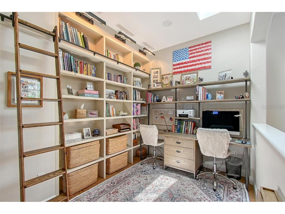 3921 Maravic Place Sarasota FL 34231 A4668587 image26