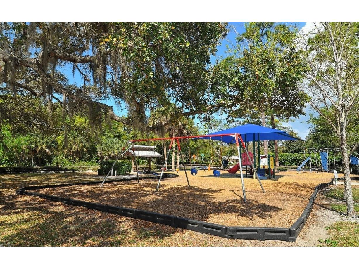 3921 Maravic Place Sarasota FL 34231 A4668587 image38