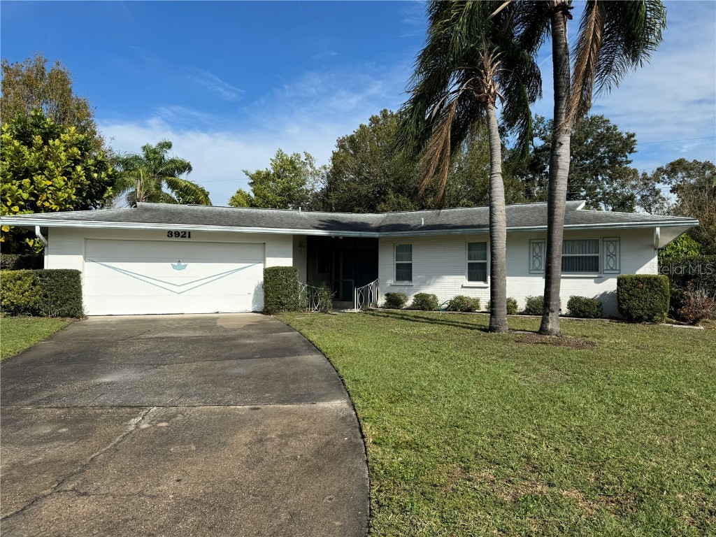 3921 Pin Oaks Street Sarasota FL 34232 A4595858 image1