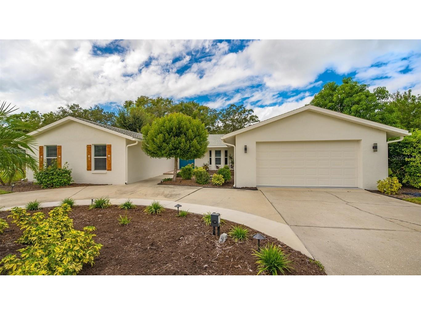 3922 Dunn Drive Sarasota FL 34233 A4612665 image1