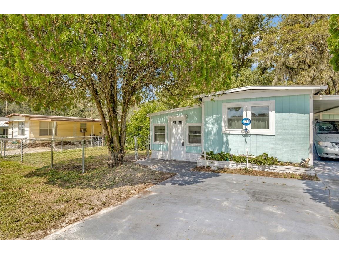 39221 Sabal Avenue Zephyrhills FL 33542 W7868422 image1