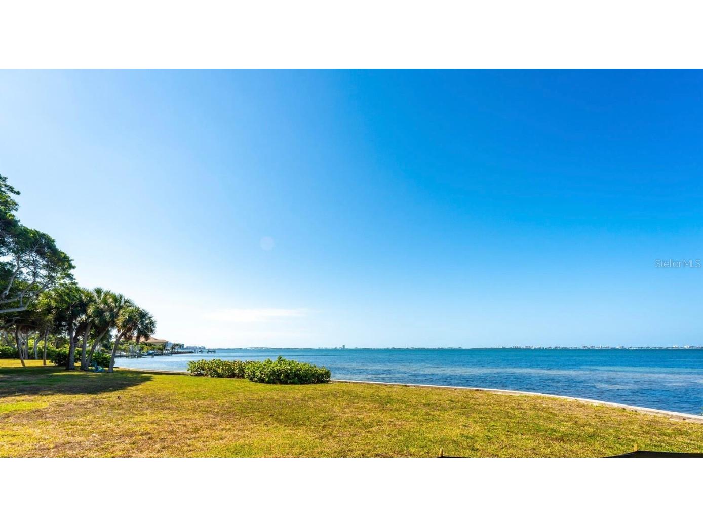 3923 Bay Shore Road Sarasota FL 34234 T3447837 image1