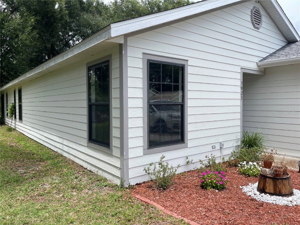 3923 NE 22nd Lane Ocala FL 34470 OM663386 image1