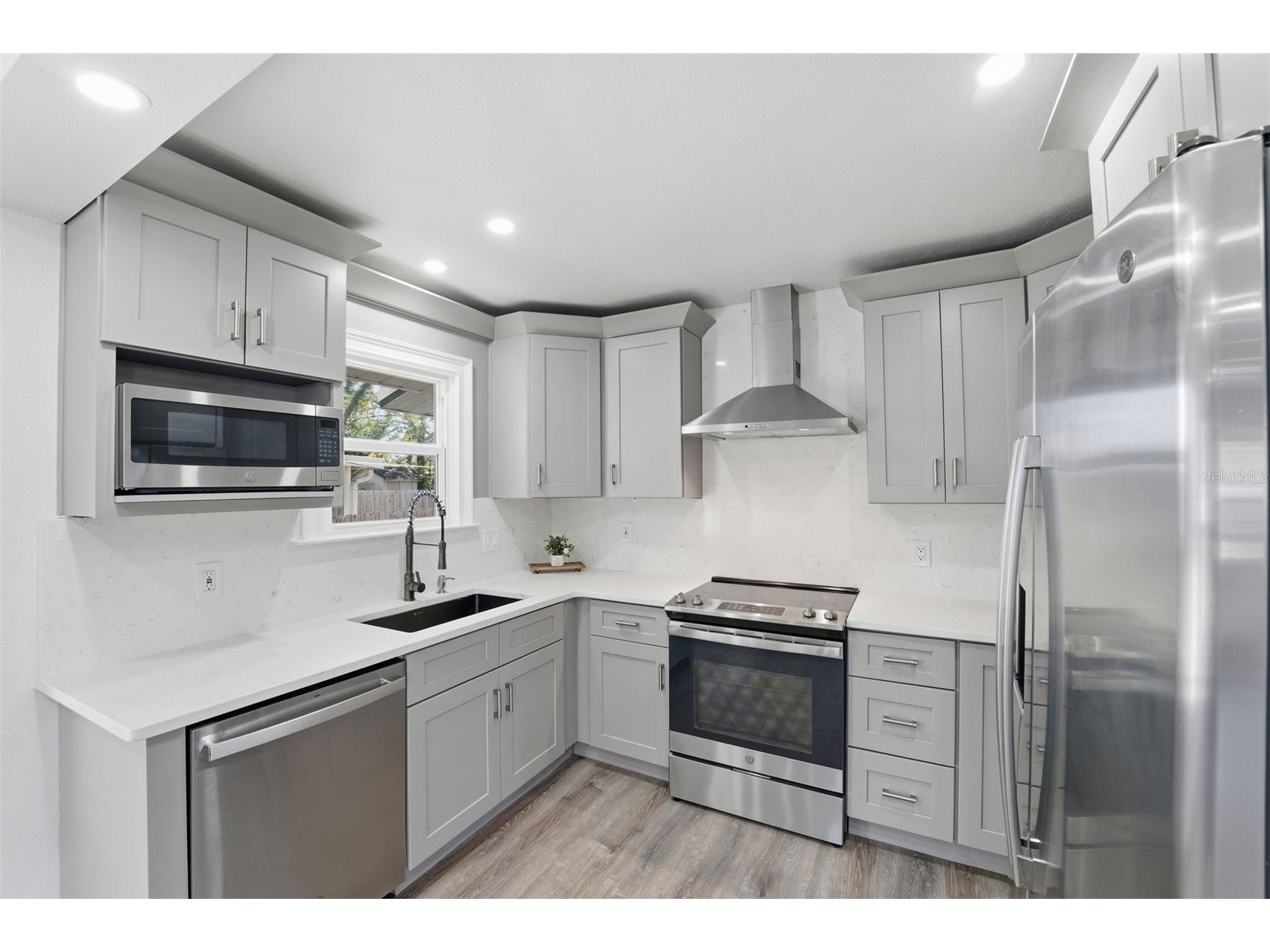 3924 45th Avenue N Saint Petersburg FL 33714 TB8464645 image6