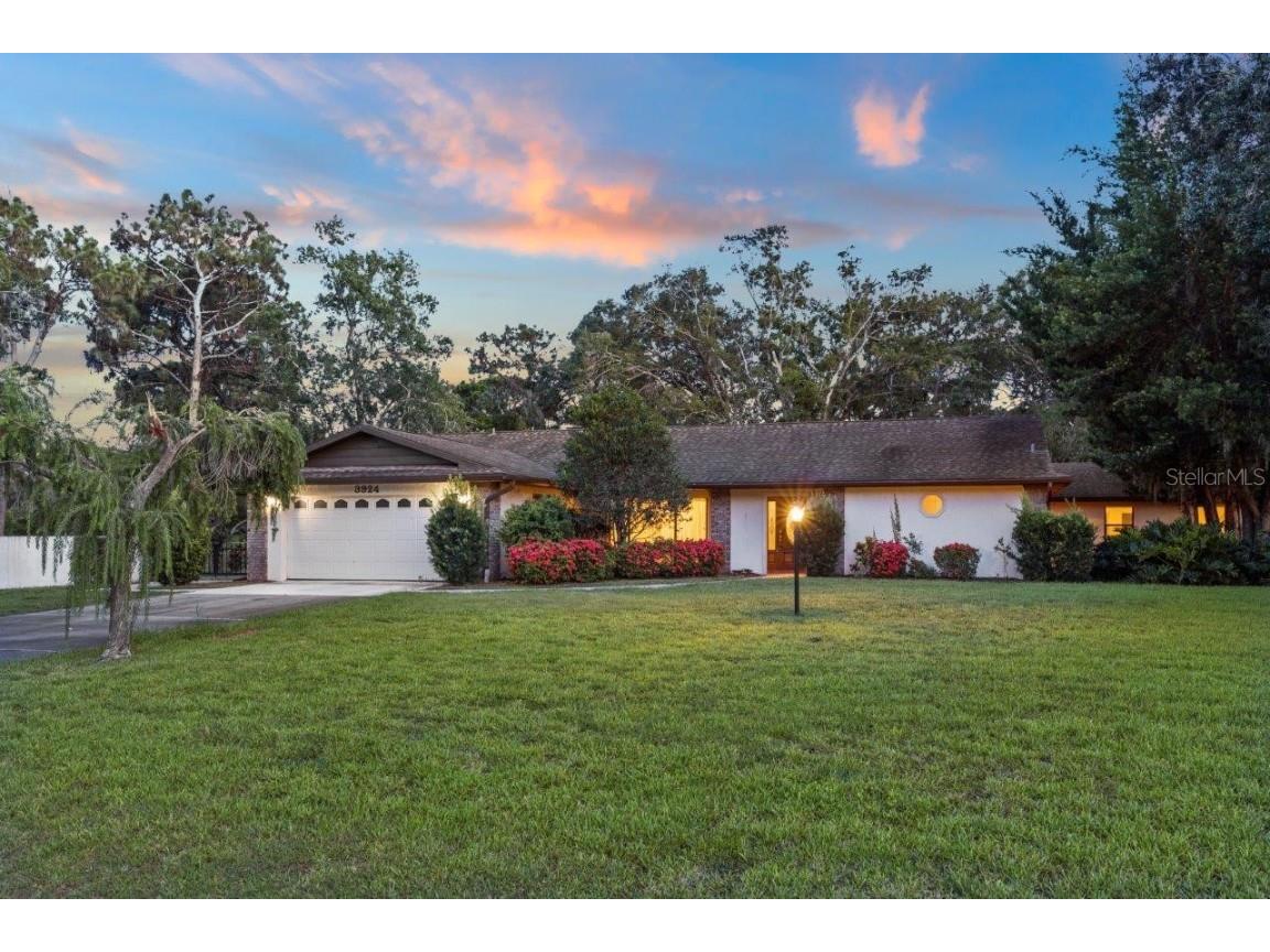 3924 Trentwood Pl Sarasota FL 34243 A4576419 image1