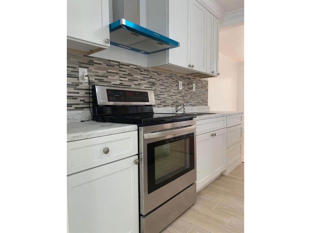 3925 Mesa Avenue Sarasota FL 34233 A4676183 image8