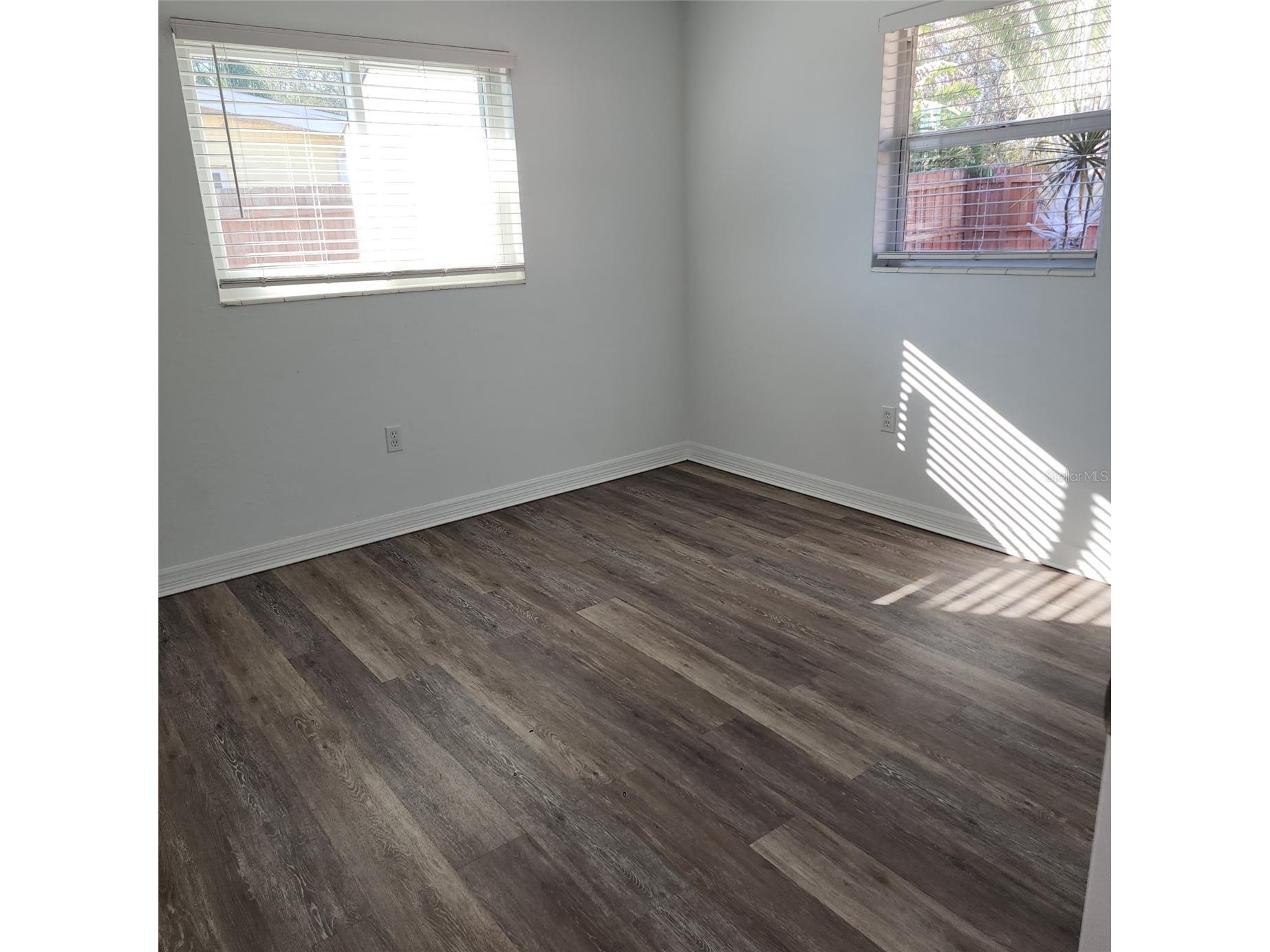 3925 Omega Lane Sarasota FL 34235 A4683774 image14