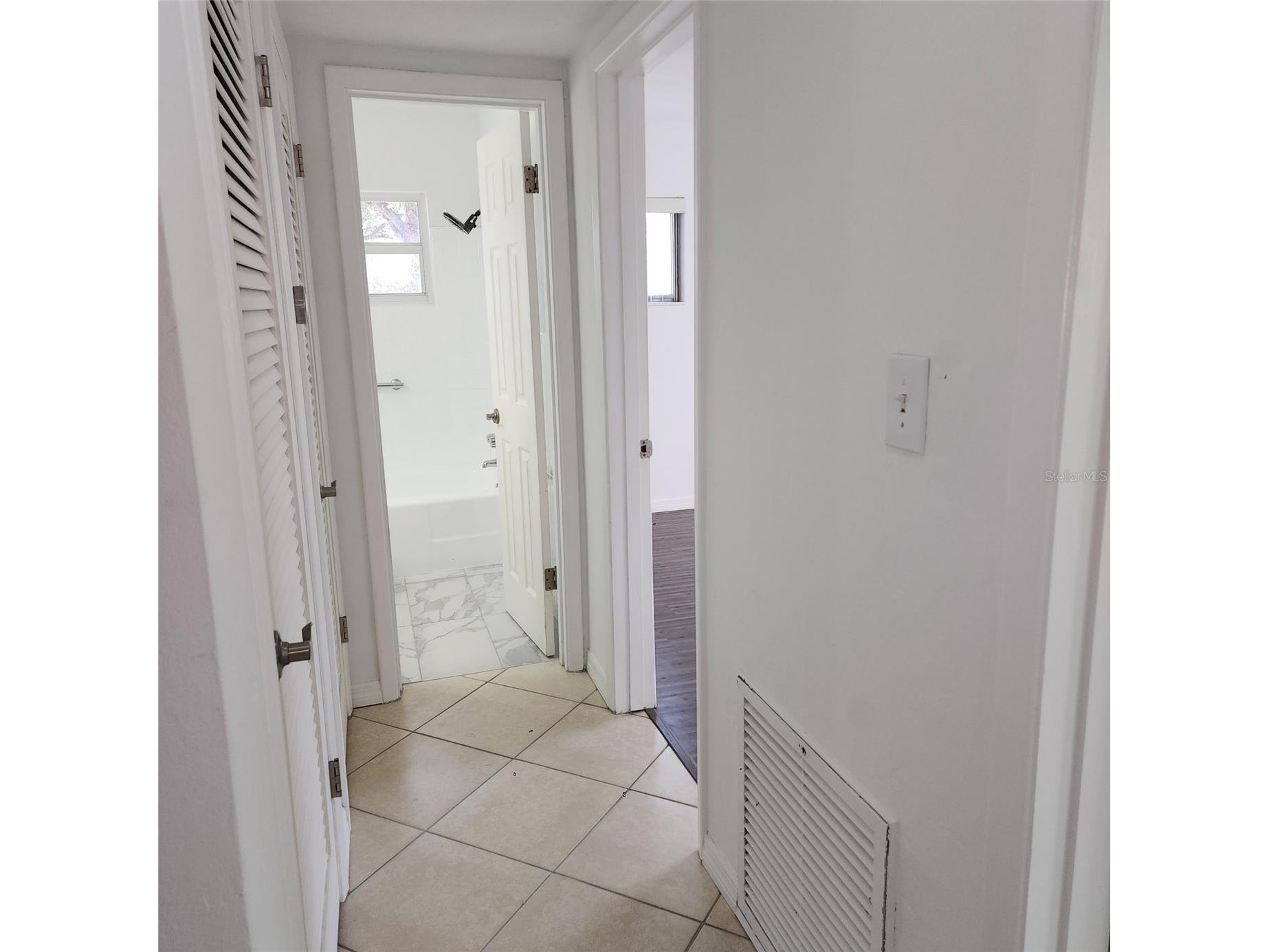 3925 Omega Lane Sarasota FL 34235 A4683774 image15